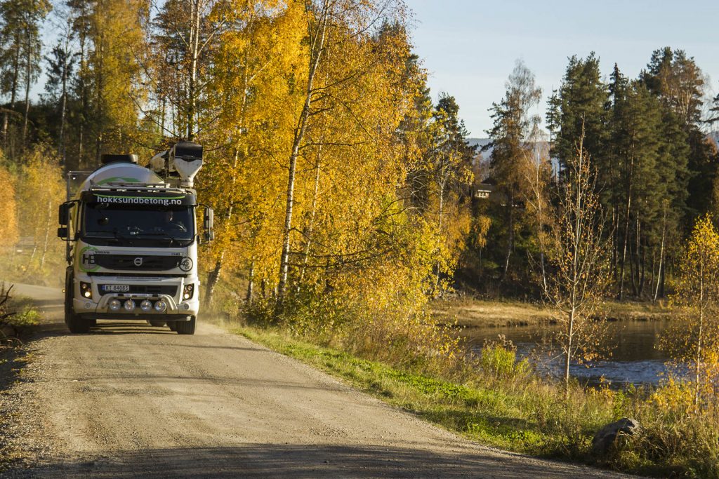 Betongbil på vei til levering